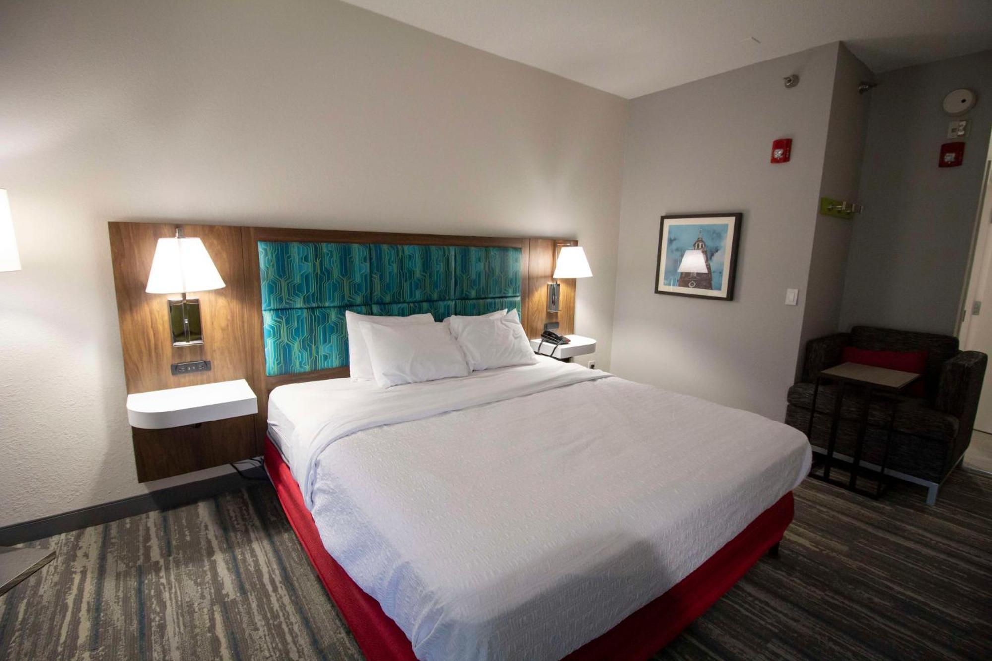 Hampton Kent/akron Area Hotel