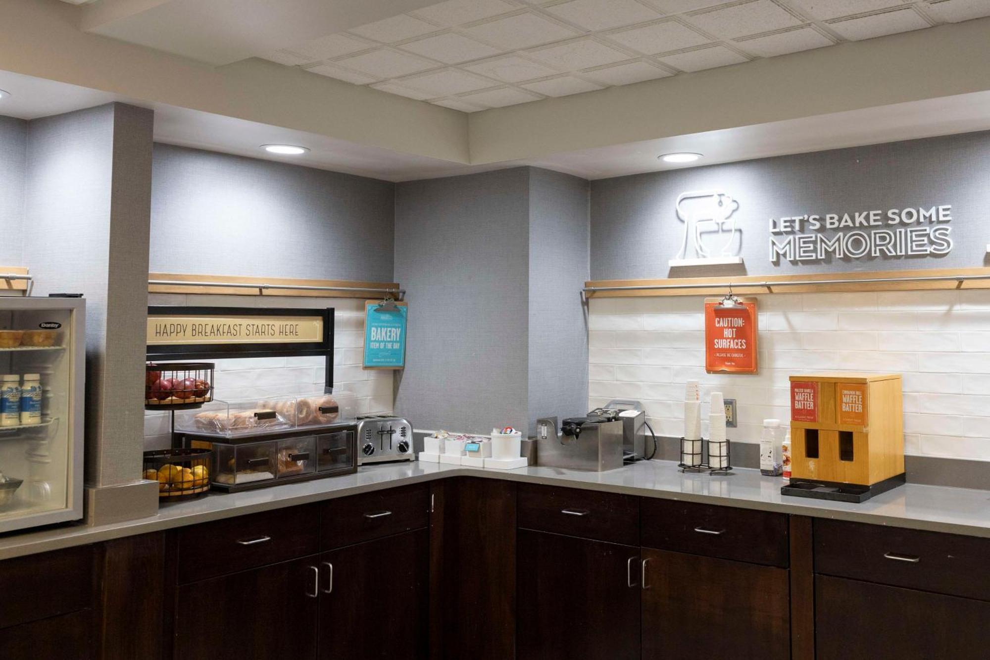 Hampton Kent/akron Area Hotel 3*